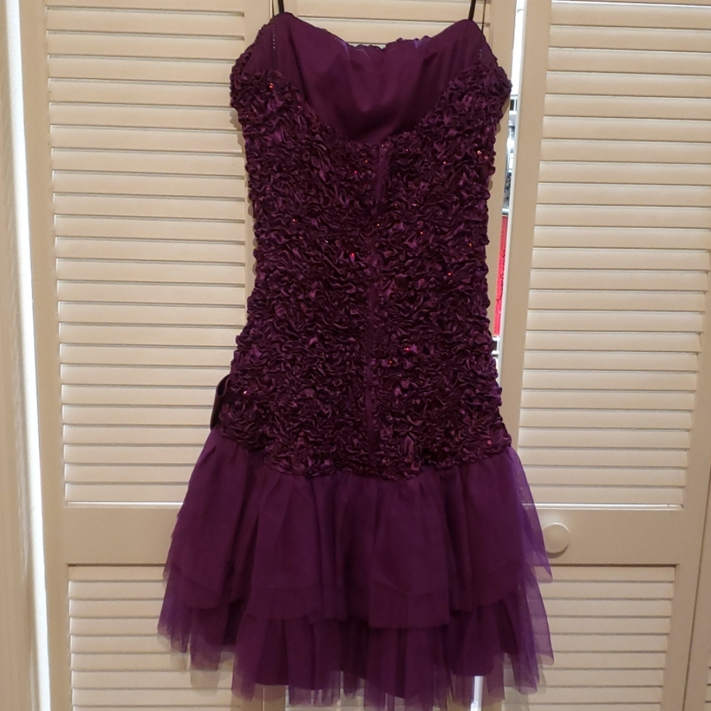 Dress - Picture 2 of 2